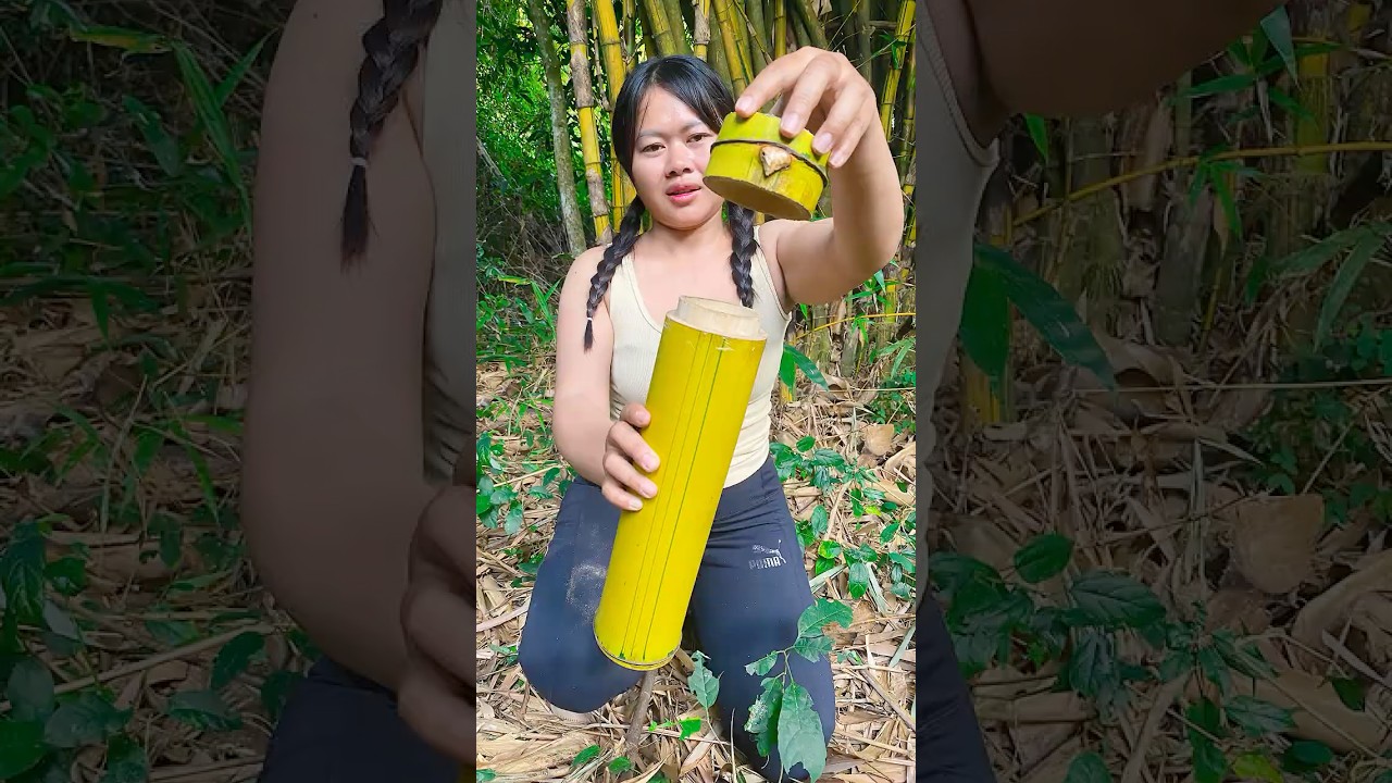 She's Creative 🔪 Make Bamboo Water bottle #nature #camping #survival #bushcraft #lifehacks