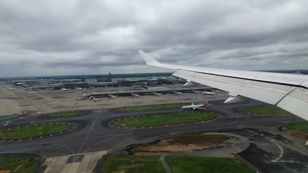 20190710 111145 #도쿄 #東京 #나리타시 #成田市 #나리타국제공항 #成田国際空港 #대한항공 #koreanair #우중 #착륙 #landing
