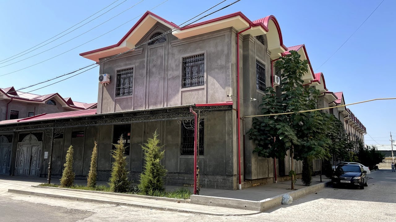 Izza Mahallasida Dang'illama Yevro Hovli Sotiladi  +998981897700