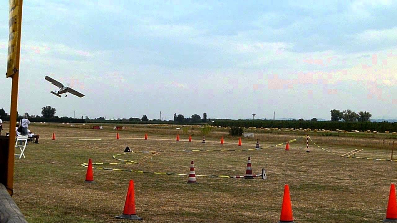 Campo volo Villafranca di Forl&igrave; , dimostrazione con  Alisport Yuma