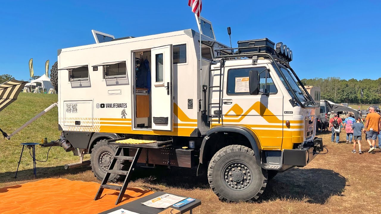 Немецкий пожарный автомобиль MAN 4x4, переделанный в малогабаритный автономный дом на колесах.
