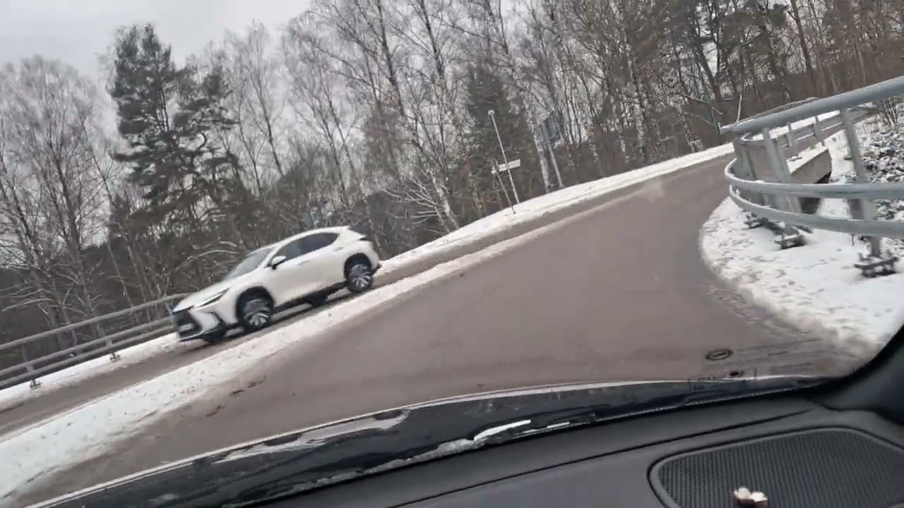 Jonas kör min bil 