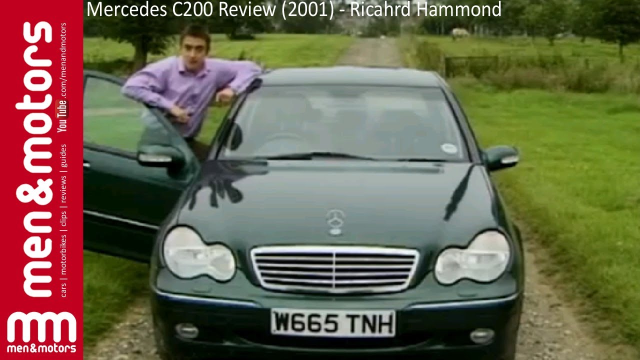 Ричард Хаммонд рассматривает Mercedes C200 2001 года.
