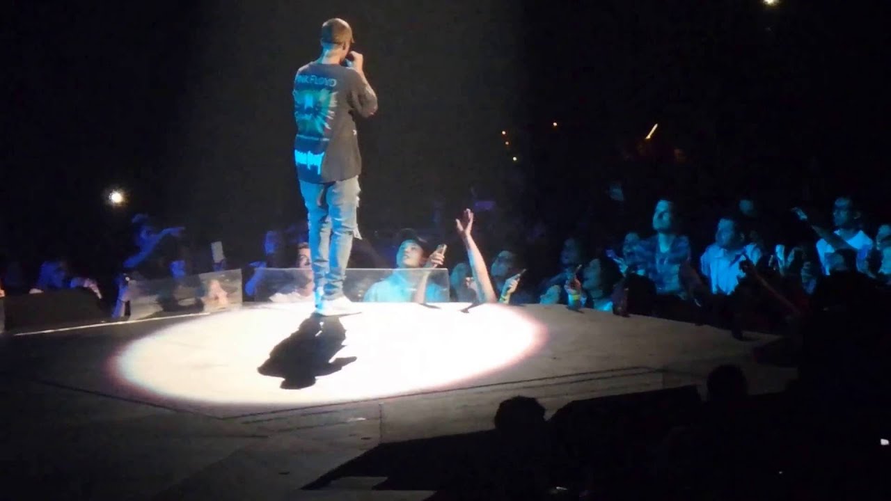 Justin Bieber - No Sense LIVE