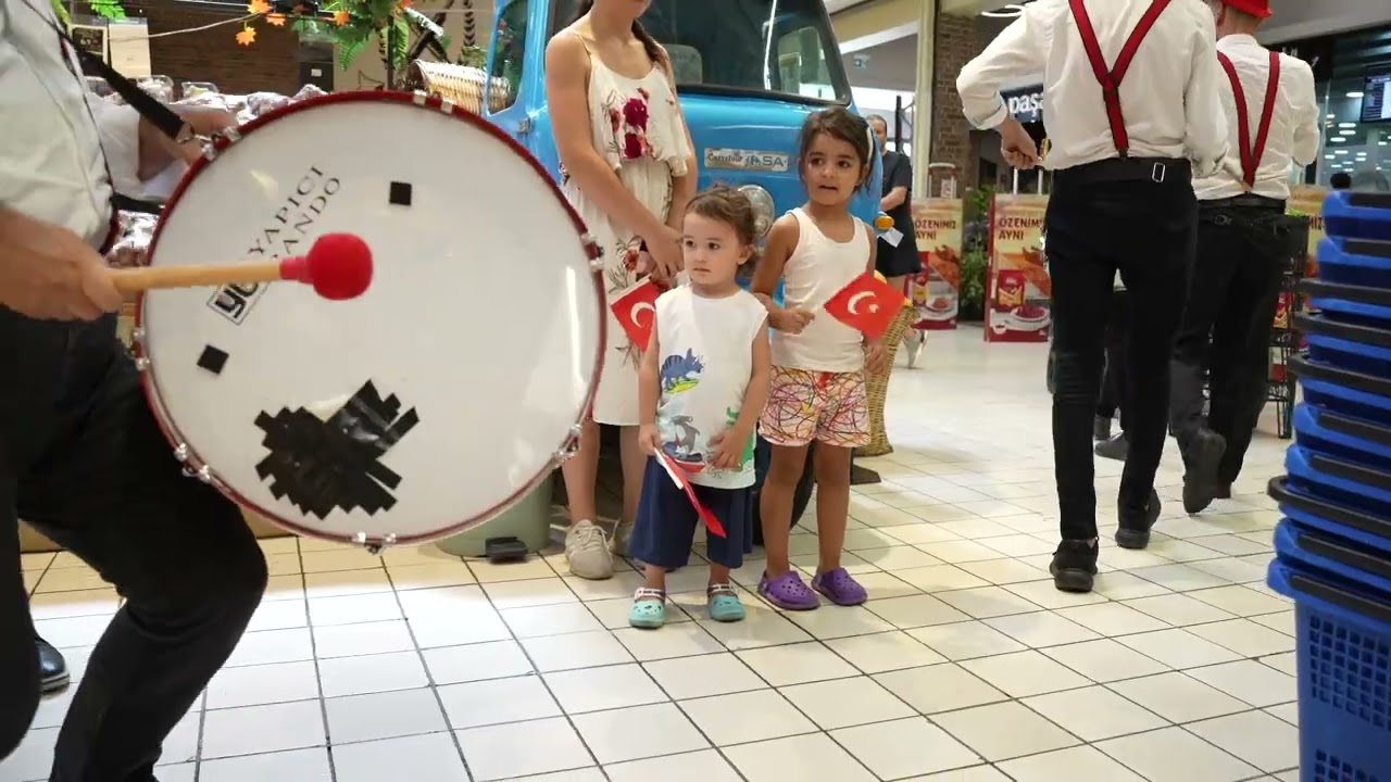 Zafer Bayramı kutlamaları için doğruca CarrefourSA’ya! 💙