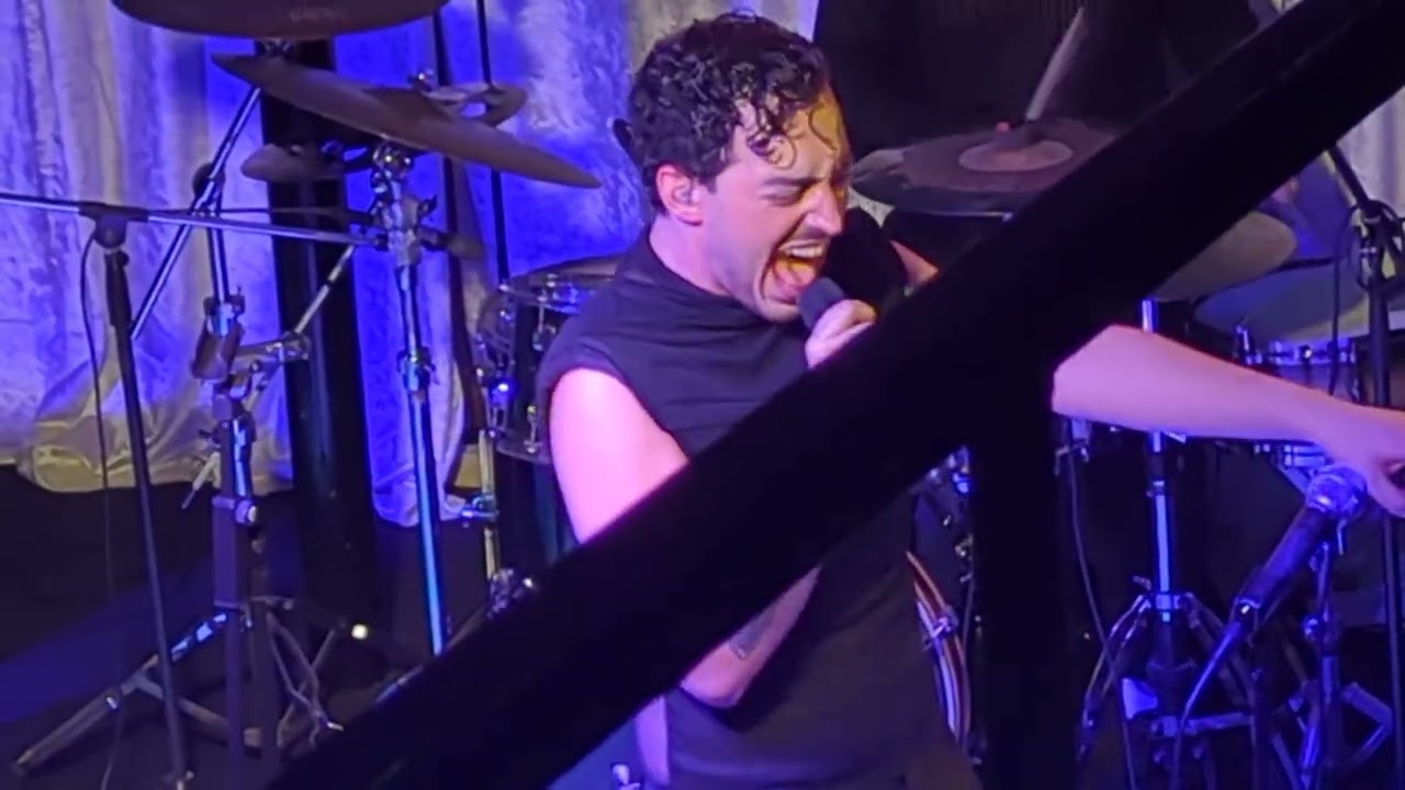 Viscardi & Corinne - Crazy (live @L'asino che vola Roma)
