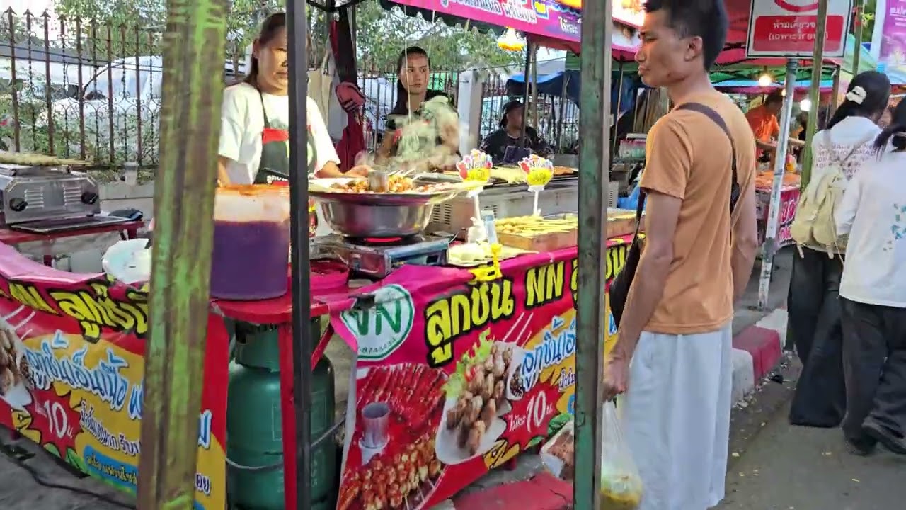 บรรยากาศคนเดินตลาดนัด นางรอง บุรีรัมย์(คลิปถ่ายเล่นแนวนอน) 