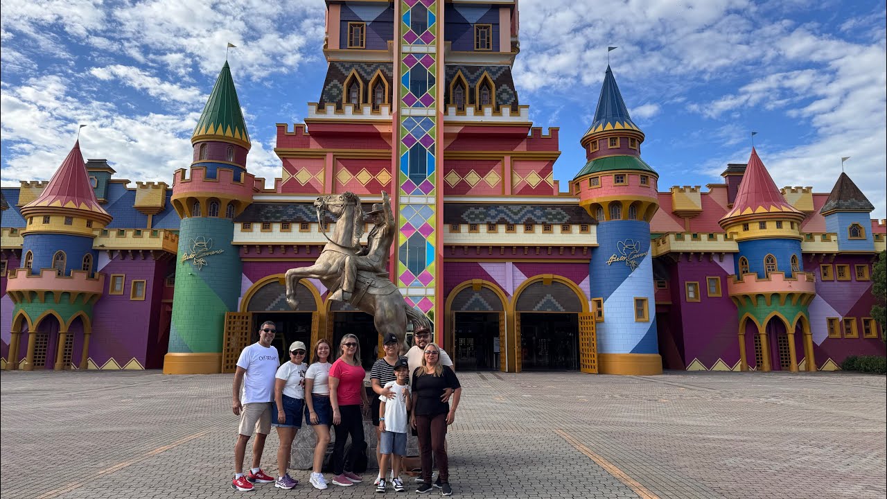 Como é as primeiras horas depois que o portão abre no Beto Carreiro World Penha SC