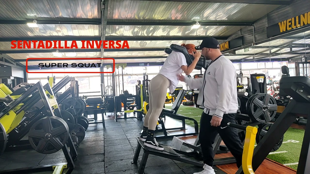 Cómo Hacer Sentadilla Inversa en la Súper SQUAT... Breve Explicación!!