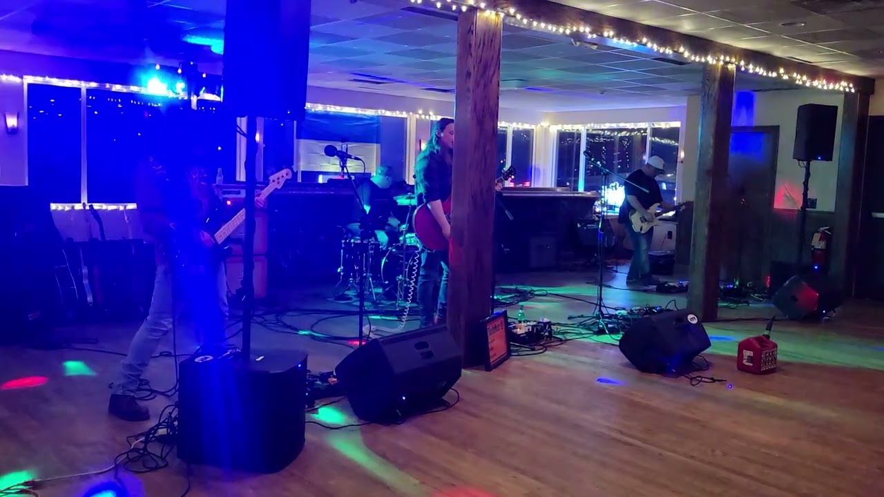 Zach Rovito and the Rustbelt Rhythm live at the Lyndora Hotel 4/9/2022