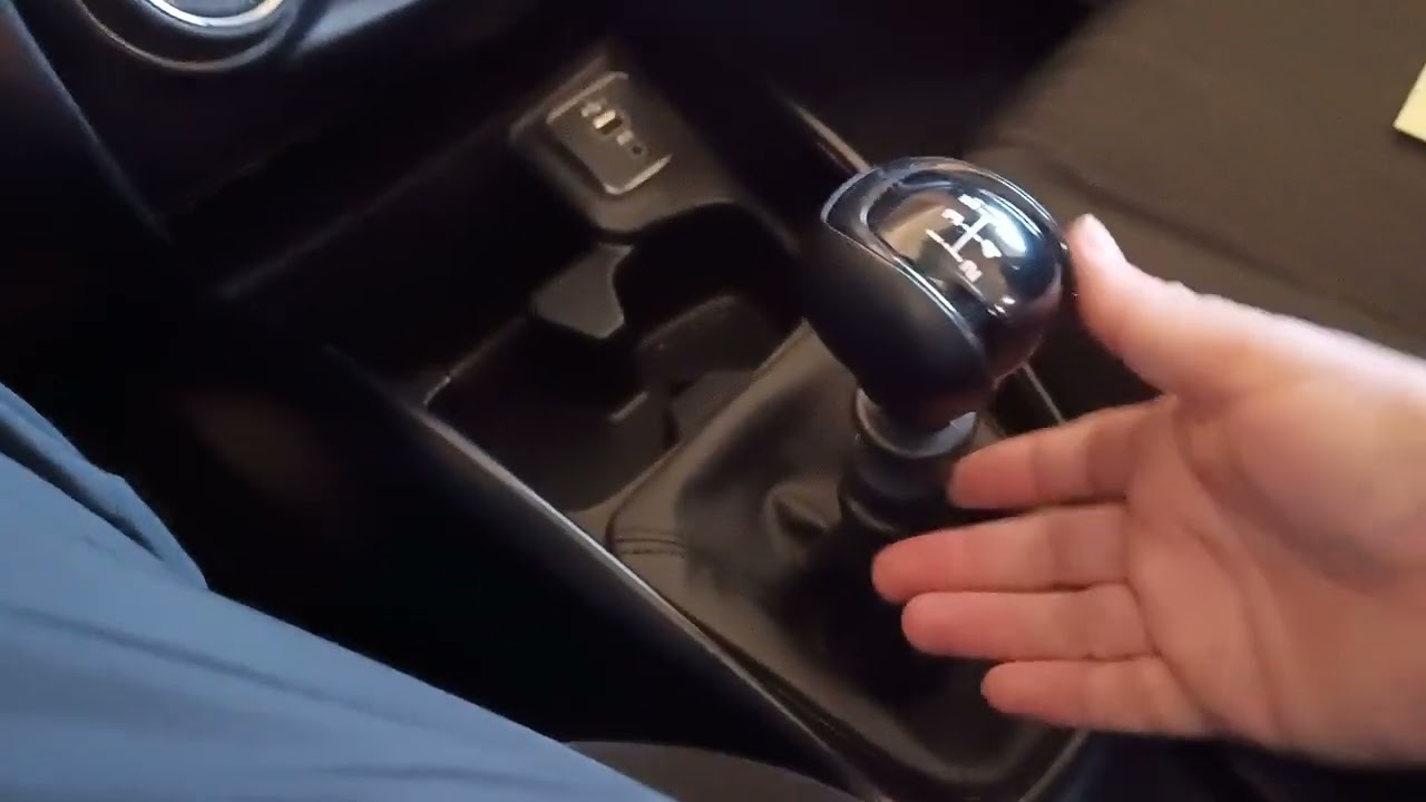 Como engatar marcha a r&eacute; no Fiat Argo 2024