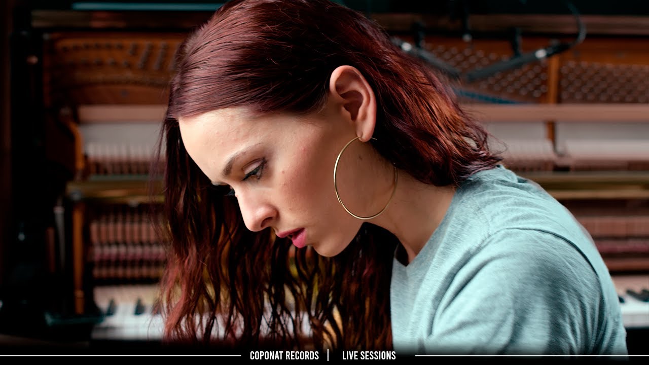 Sarah Coponat - Alienation  (Live from the Studio)