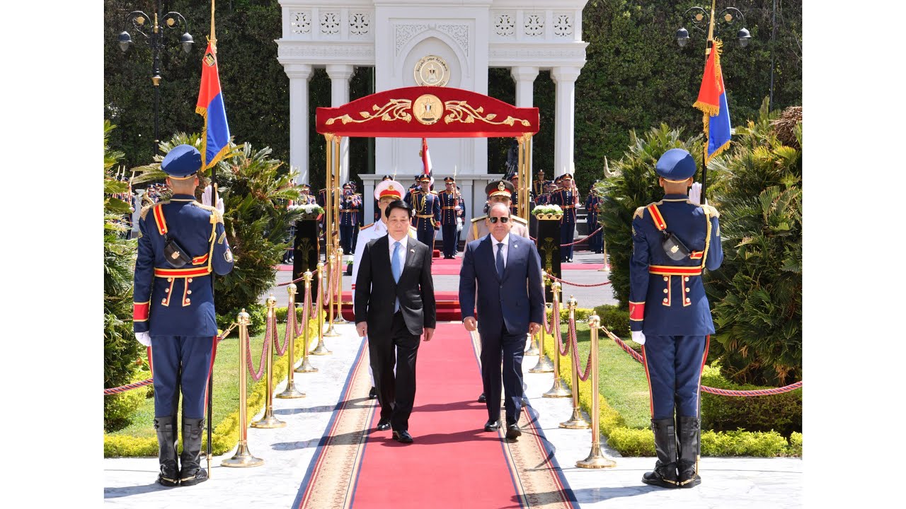 #موقع_الرئاسة | الرئيس عبد الفتاح السيسي يستقبل رئيس جمهورية فيتنام الاشتراكية بقصر الاتحادية