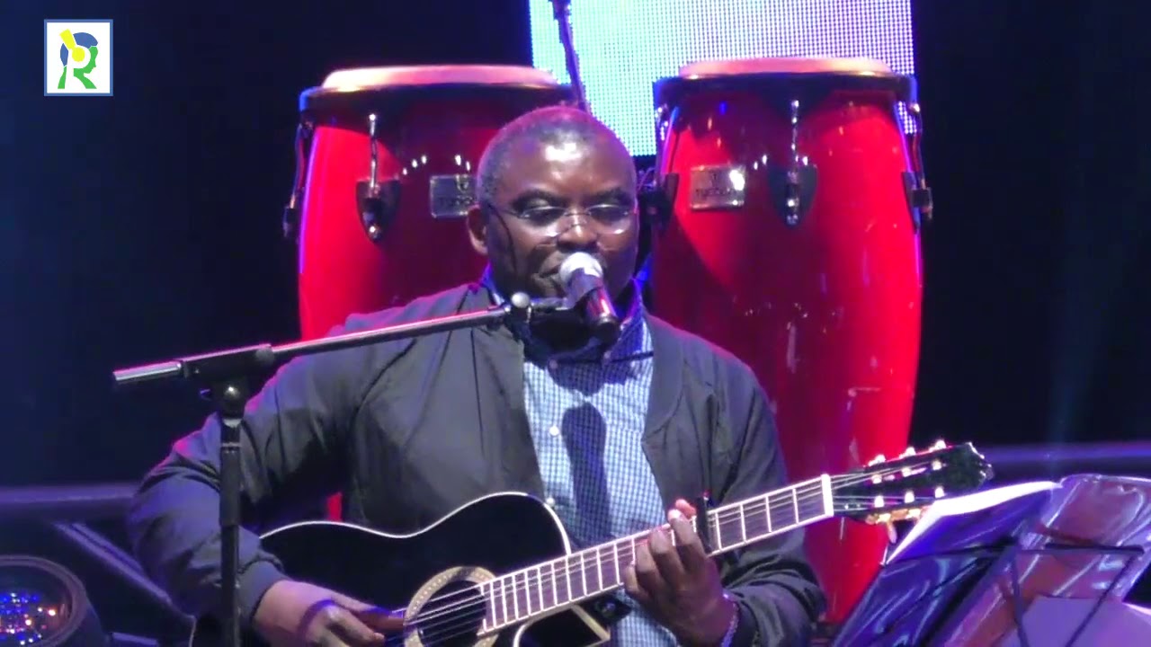 Byumvuhore yandikishije amateka mugitaramo cyamarangamutima menshi