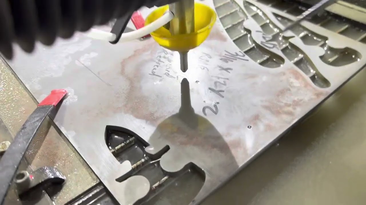 Issues/problems Waterjet cutting  two blades on the Protomax