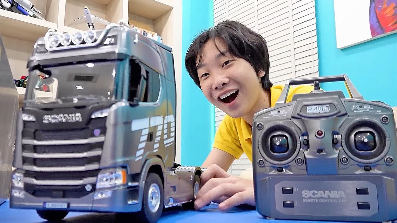 Yejun's Truck Car Toy Unboxing with Game Play for Kids