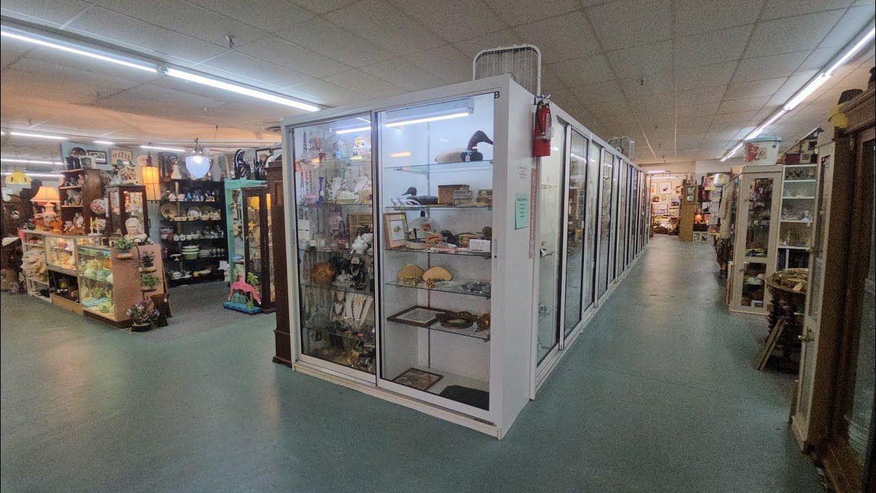 Antiques, Gucci, Prada, Louis Vuitton, Jewelry & MORE! Thrift with me!