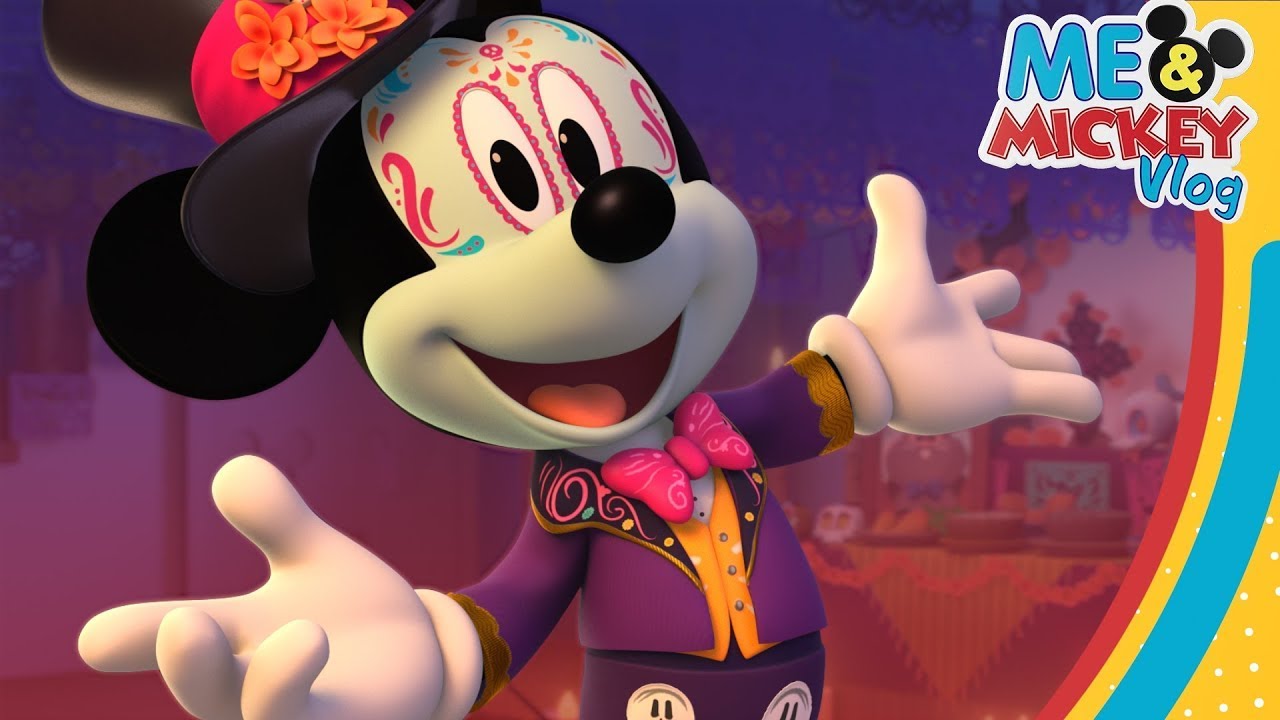 Mickey Mouse Celebrates Día de Los Muertos 🎉 | Me & Mickey | Vlog 74 | @disneyjr