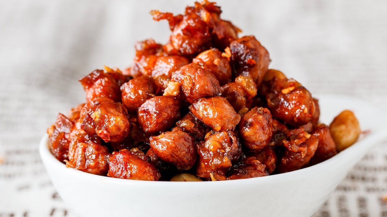 Roasted Garlic Chili Peanuts (Đậu Phộng Rang Tỏi Ớt) | Helen's Recipes
