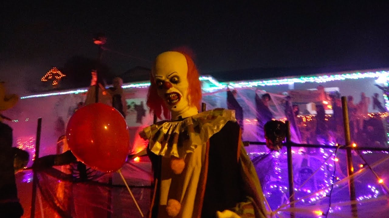 Visiting Six Amazing Home Haunts For Halloween 2020! | Yard Displays, Decorations, And A Pirate Show