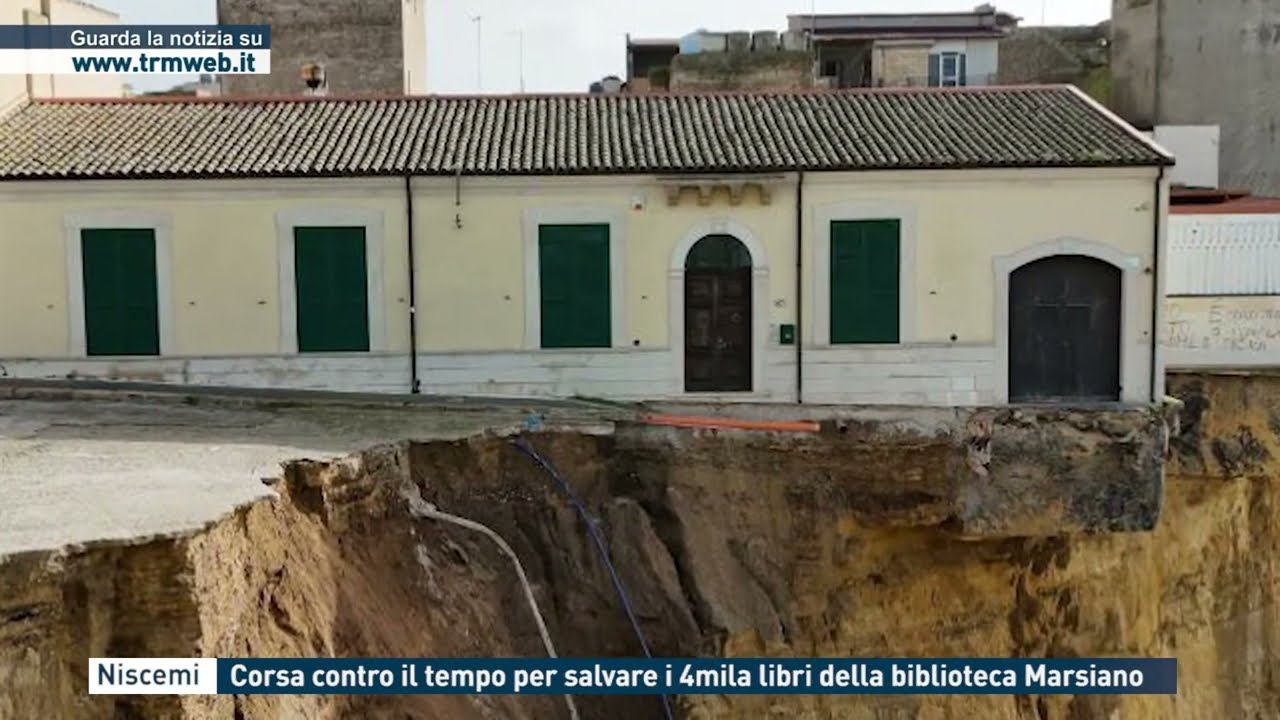 Niscemi - Corsa contro il tempo per salvare i 4mila libri della biblioteca Marsiano