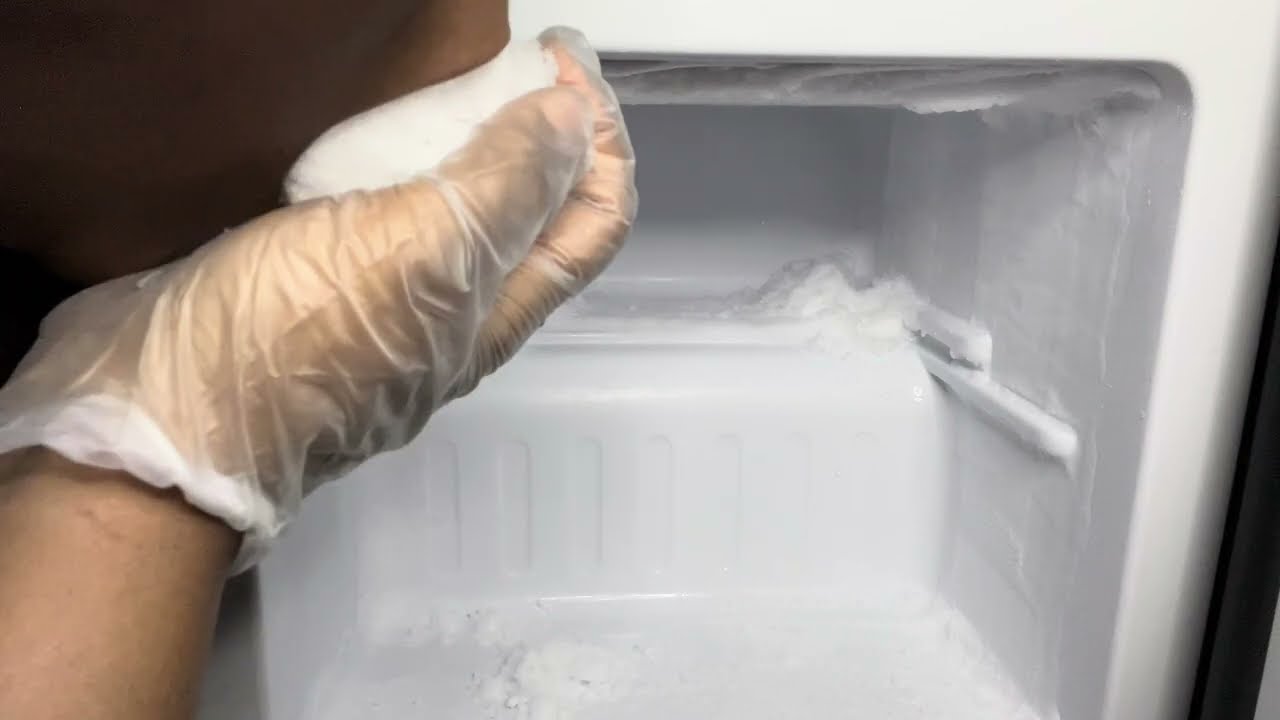 Original Freezer Frost Scrapping & Eating | Out The Freezer #asmr #crunchy #oddlysatisfying #frost