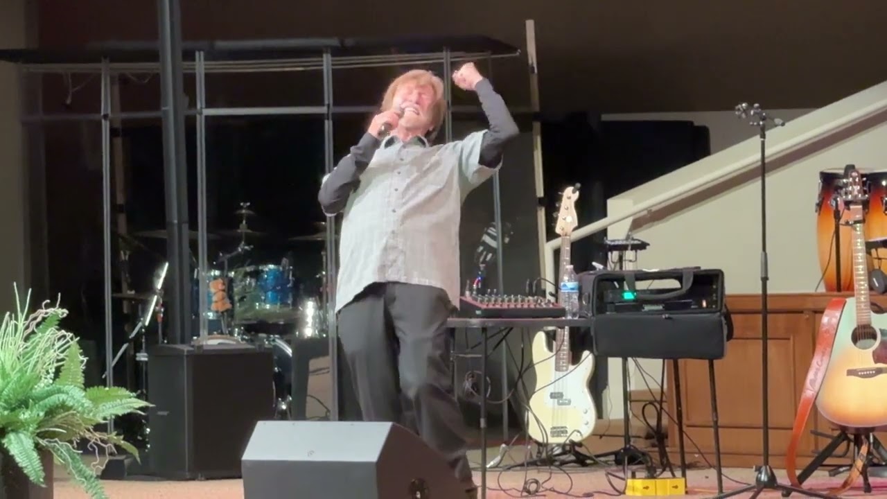 Michael Combs Sings I'll Be Back