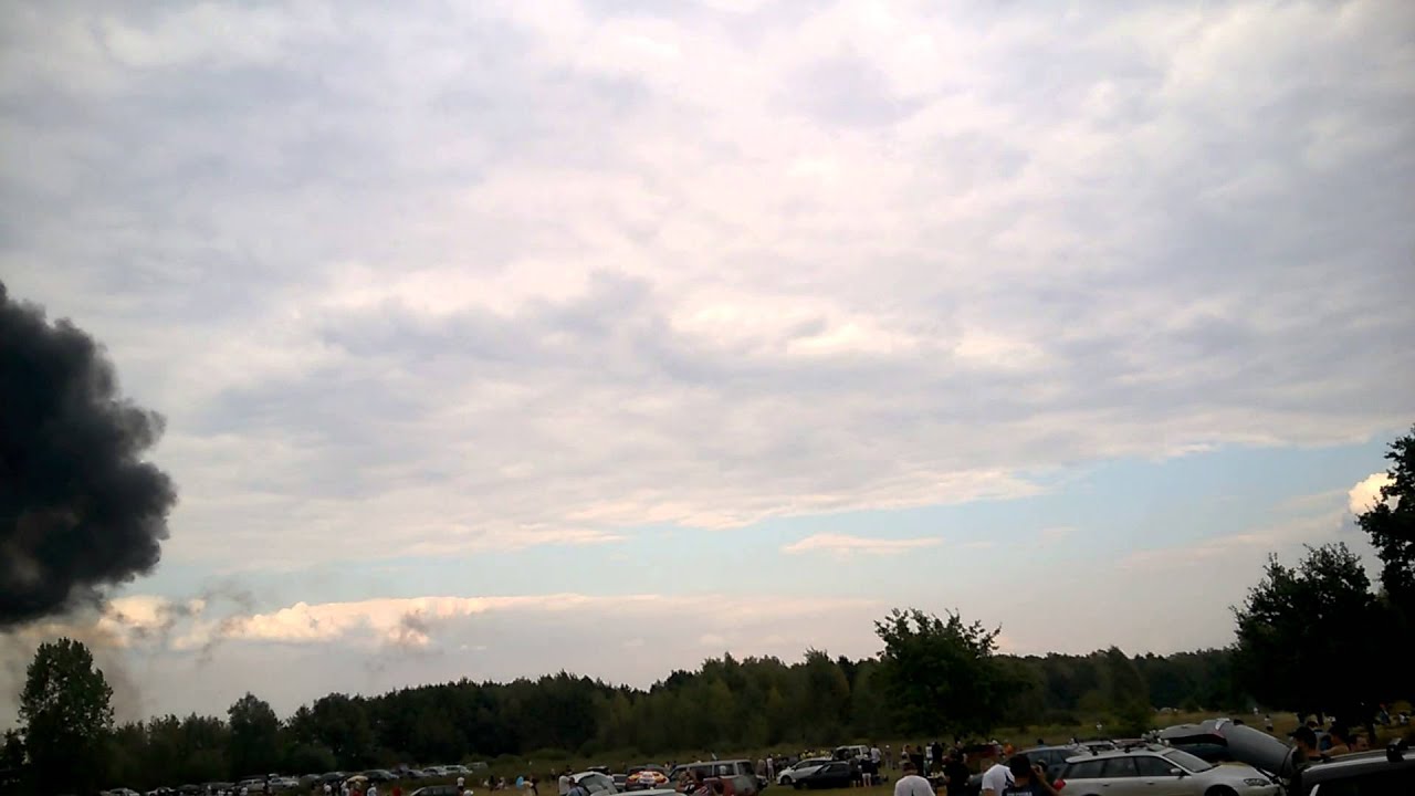 2 x Su-22 vs.  2 x F-16 - Bombardowanie - Air Show Radom 2015