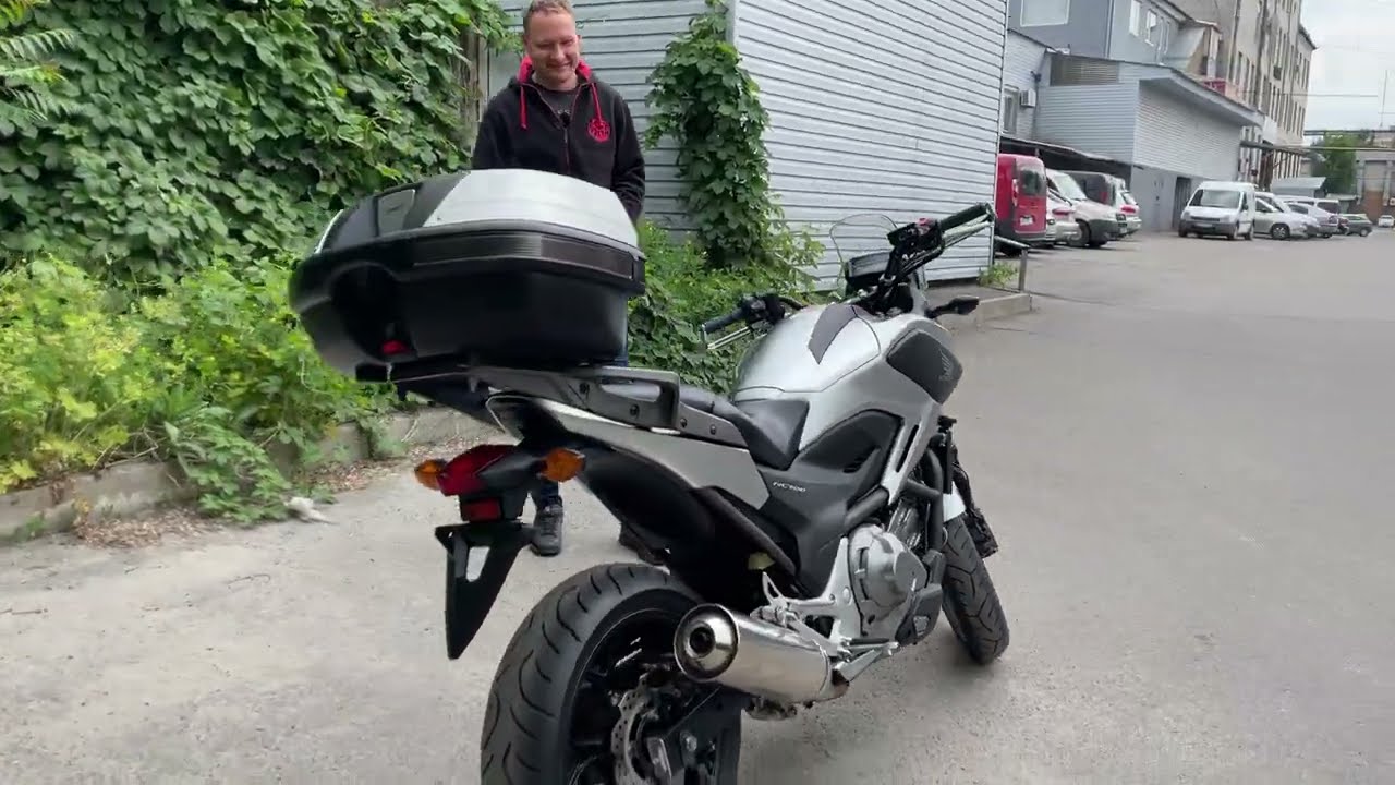 Осмотр мотоцикла Honda NC700X DCT Автомат с пробегом 17900 км