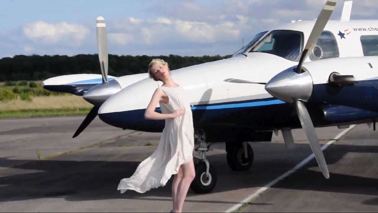 Pilot & Flugzeug - Fashion Shooting - Making Of