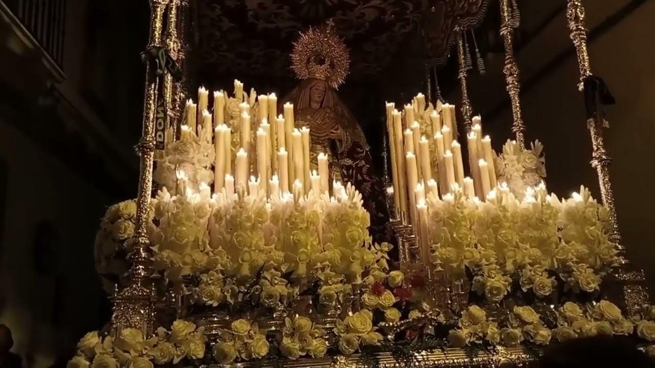 La Virgen de la Piedad por la calle La Palma