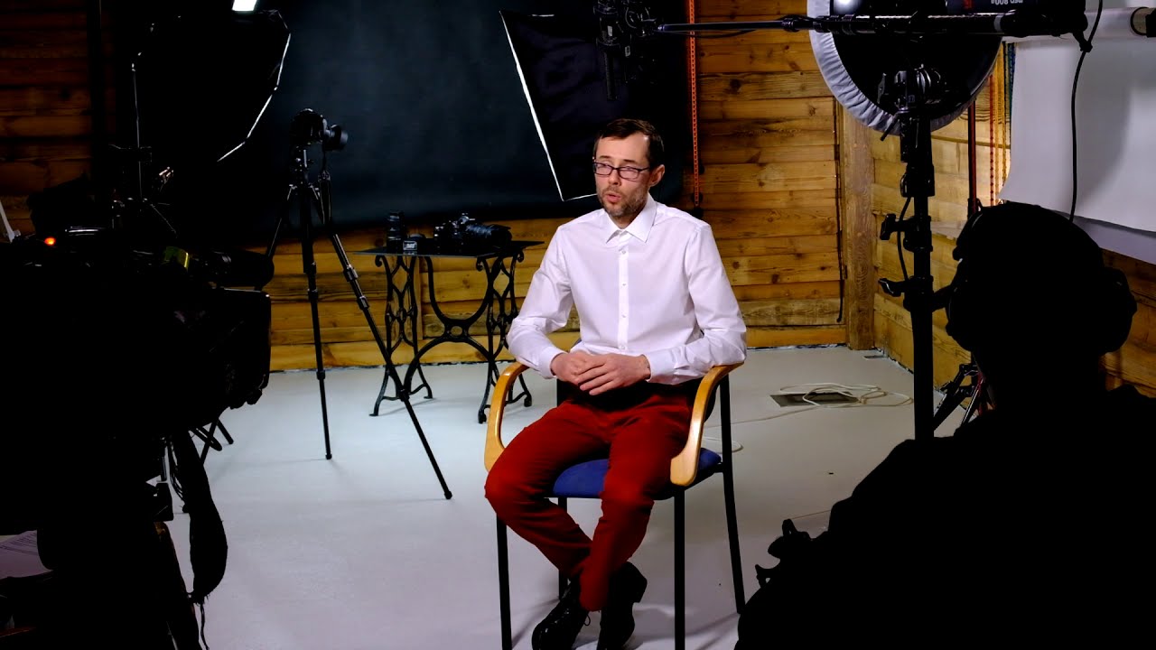 Pastisz/trawestacja reportażu stacji TVN o Dyplomie Asi Widzisz