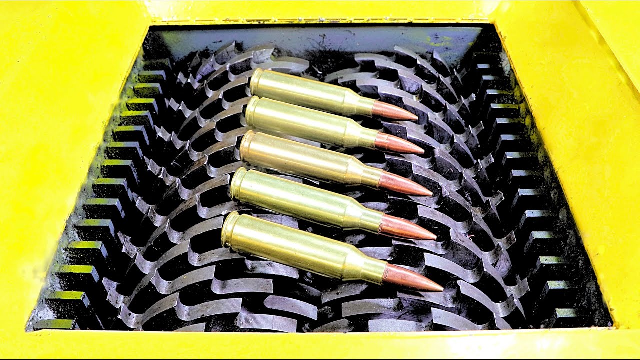 Bullet（15 cm long）VS Shredder！Will the bullet explode in the shredder? The result was shocking!