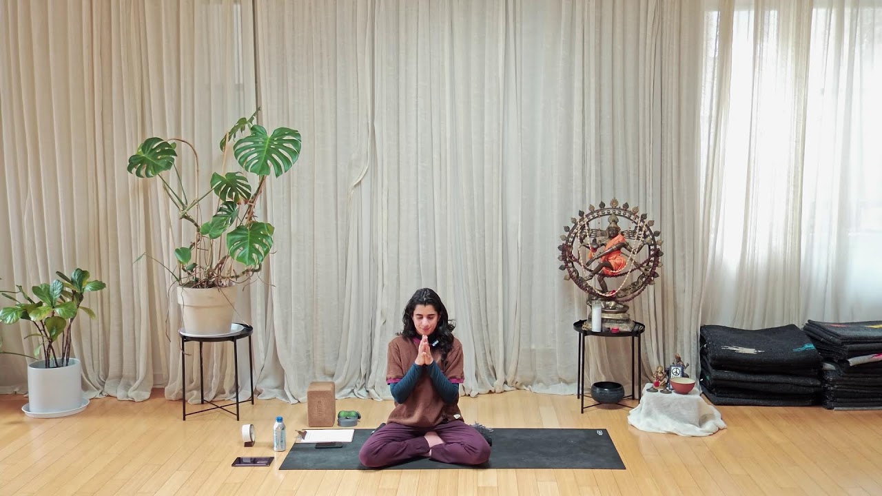 Three Queens Yoga Classes Live