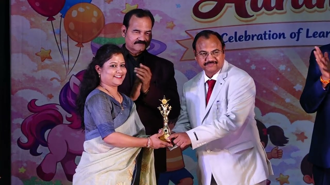 Parents Honoured with “Painter of Light” Award | Aarambh 2026 | Junior Galaxy Foundation School