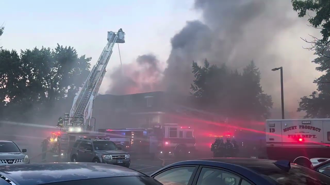 Mount Prospect (IL) 3rd Alarm Apartment Fire (6/17/24)