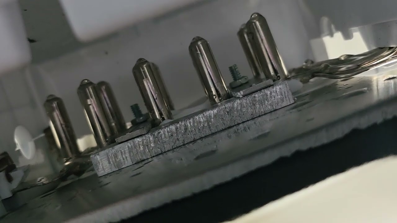Cloud chamber experiment.  Ice machine.  