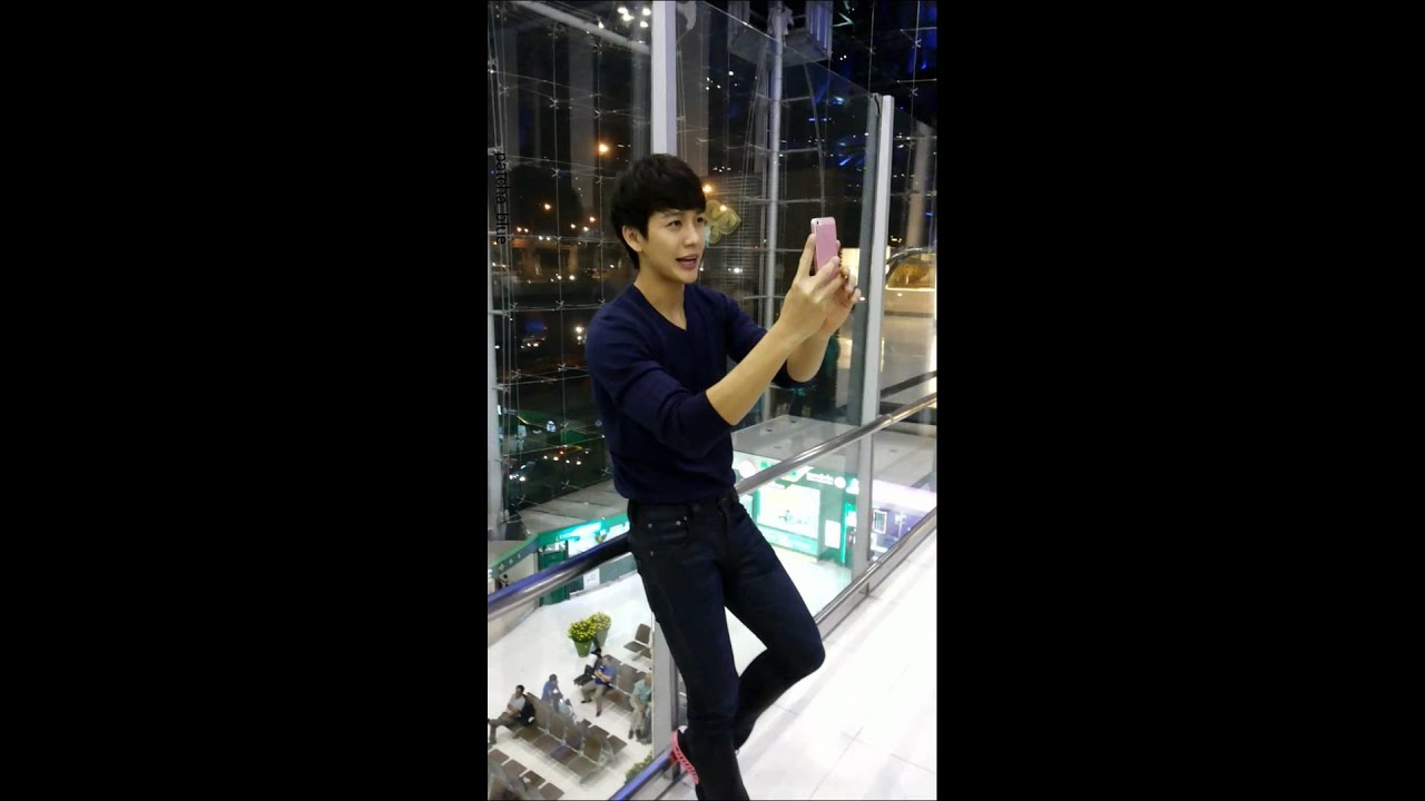 ดีเจ พุฒิชัย - ไปญี่ปุ่น @ SWP Airport (30-11-57)