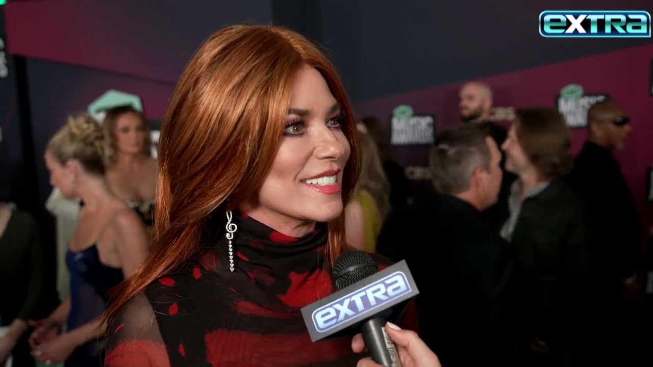 CMT Awards: Shania Twain on AGING Naturally & Seeing Taylor Swift's Tour (Exclusive)