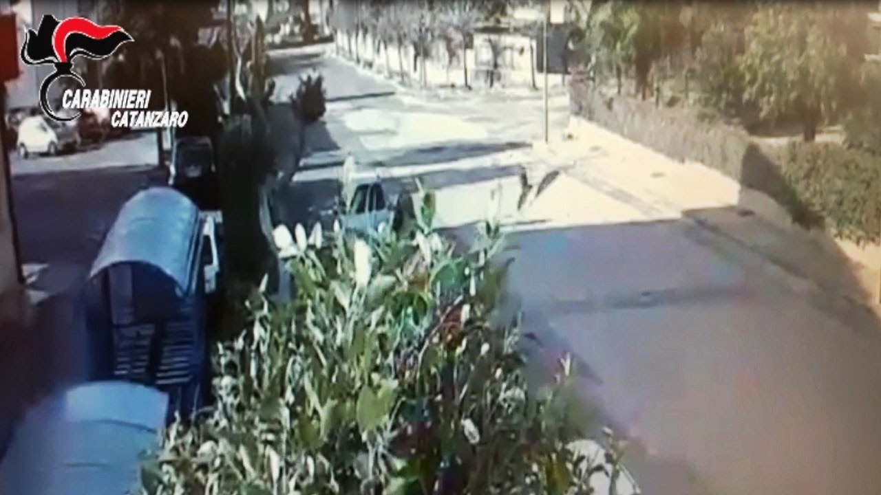 Lamezia Terme: evade dai domiciliari per continuare a rubare