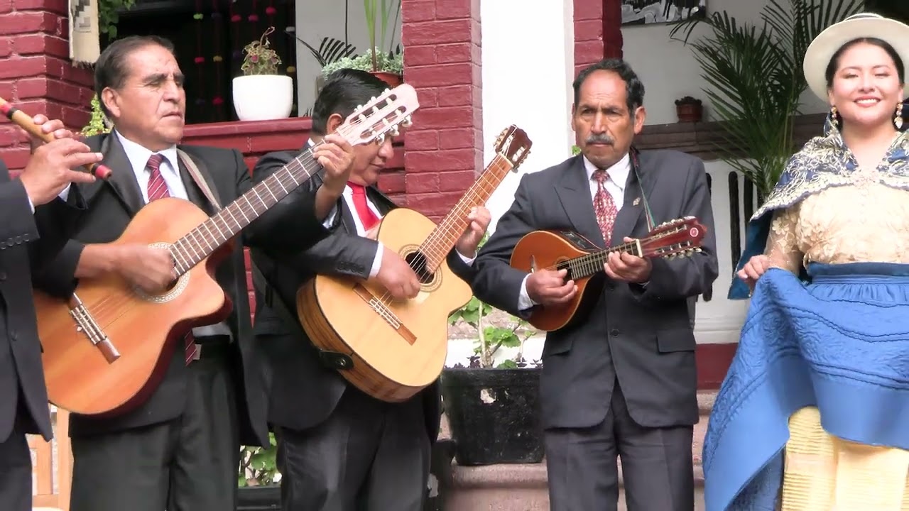ESTUDIANTINA AYACUCHO: 