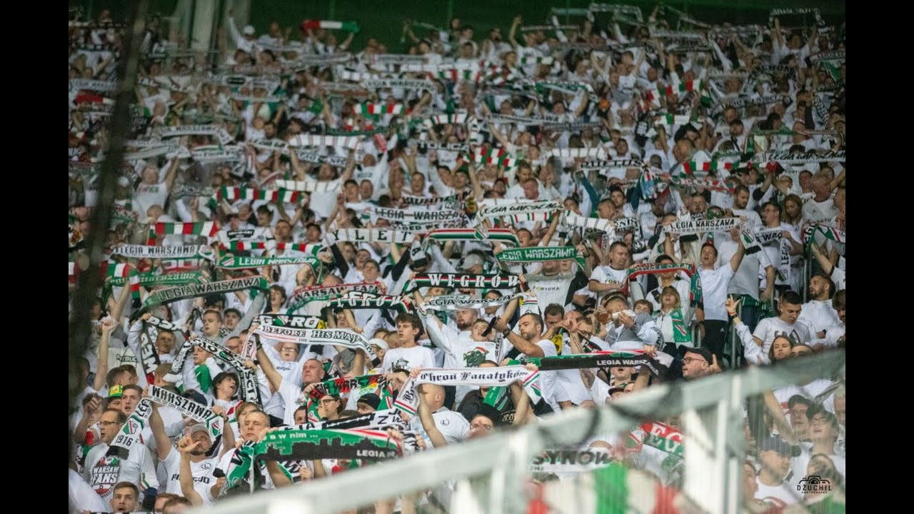 Doping kibiców Legii na meczu ze Śląskiem Wrocław