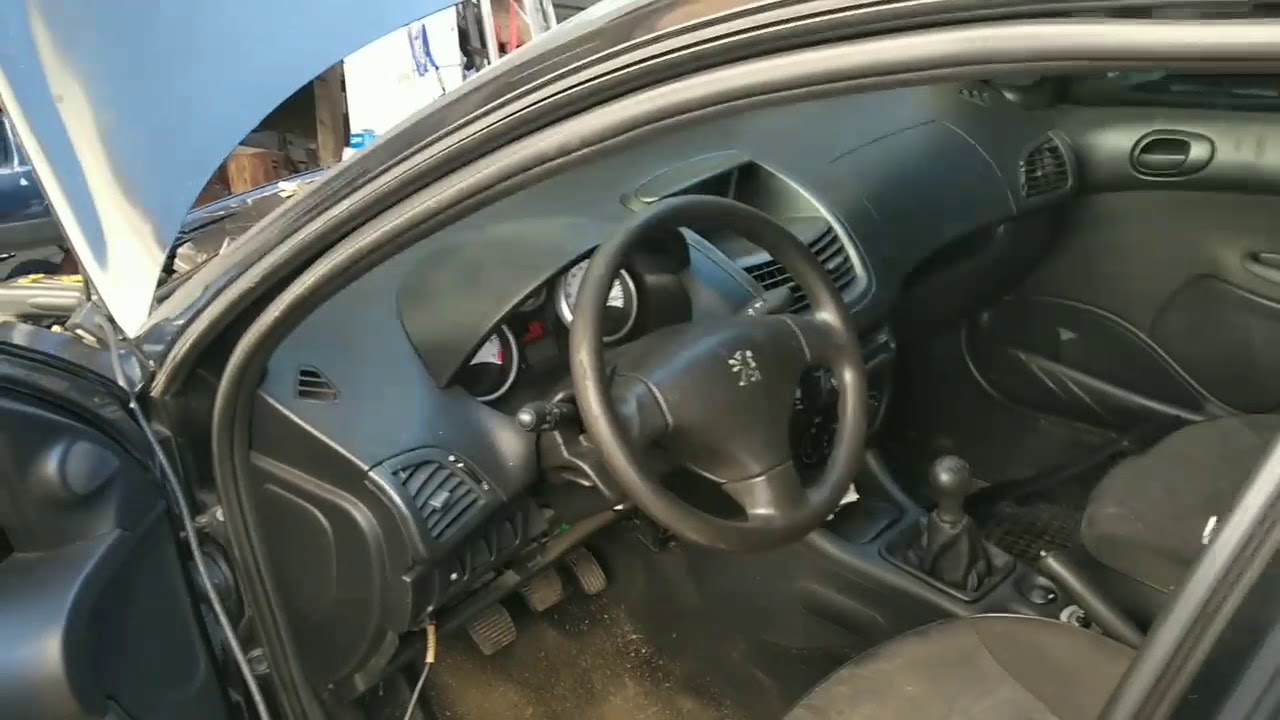 Peugeot 207  motor com  aquecimento
