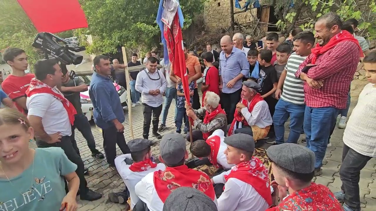 DEMİRCİ'nin YARBASAN KÖYÜNDE FADİME NUR SERKAN ERYİĞİT ÇİFTİNİN DÜĞÜN TÖRENİ 13-10-2024