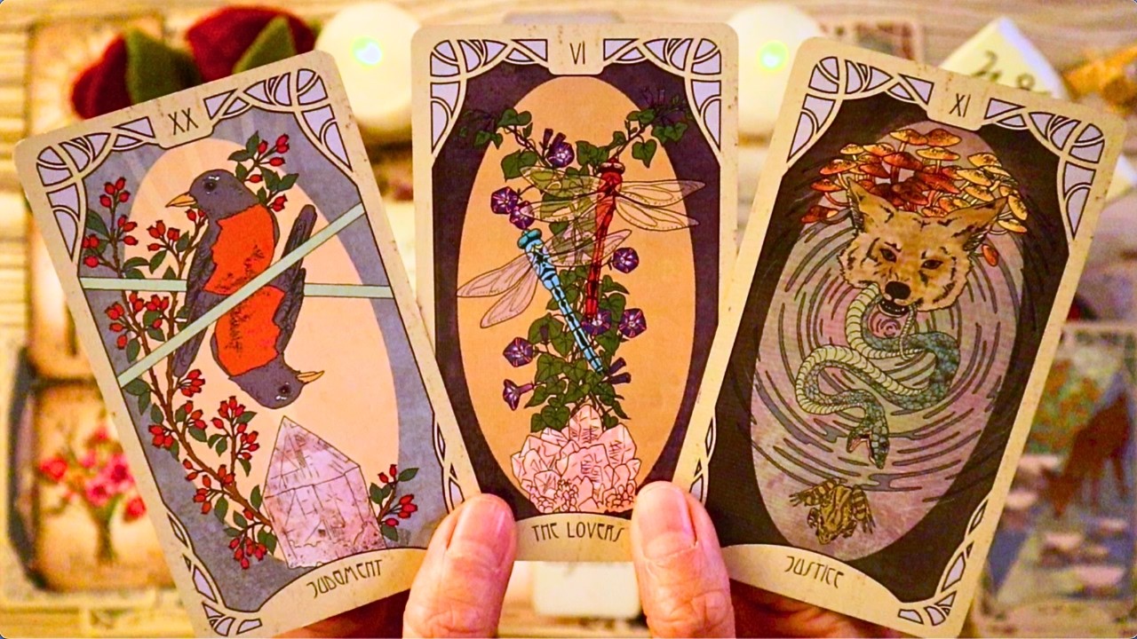 THE PERSON YOU&rsquo;RE WAITING ON IS CHOOSING YOU!! 😮❤️ LOVE TAROT