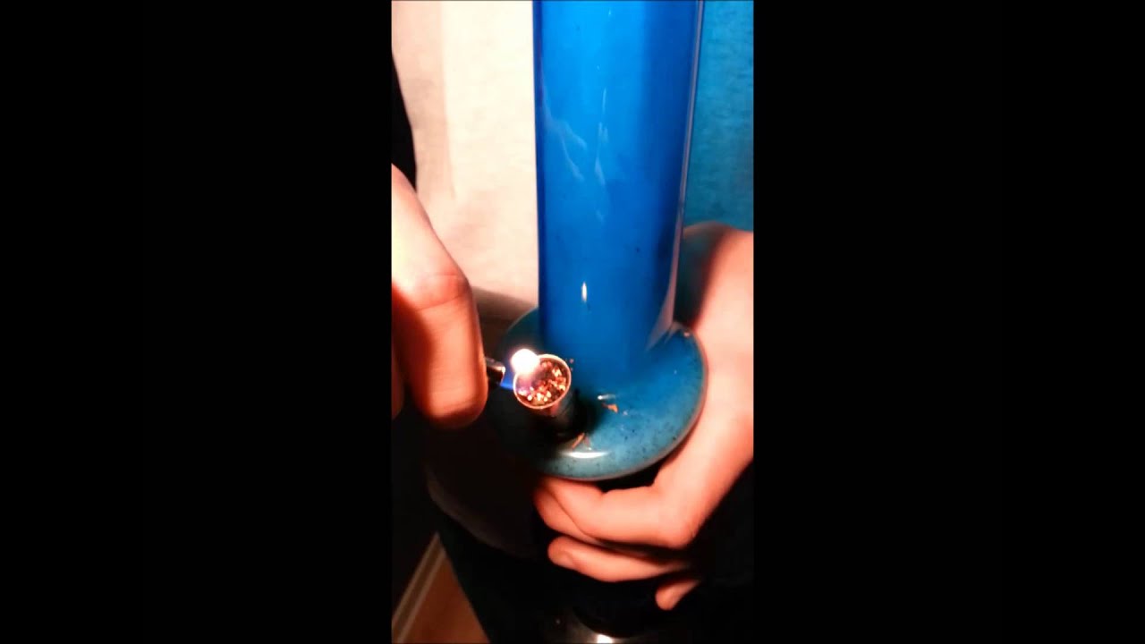 Acrylic bong hit II HD
