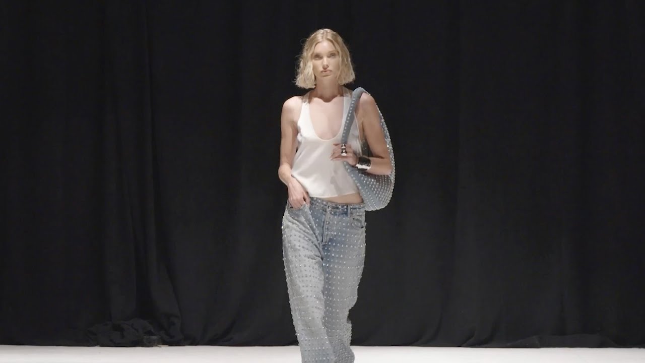 RETROFÊTE SS24 RUNWAY