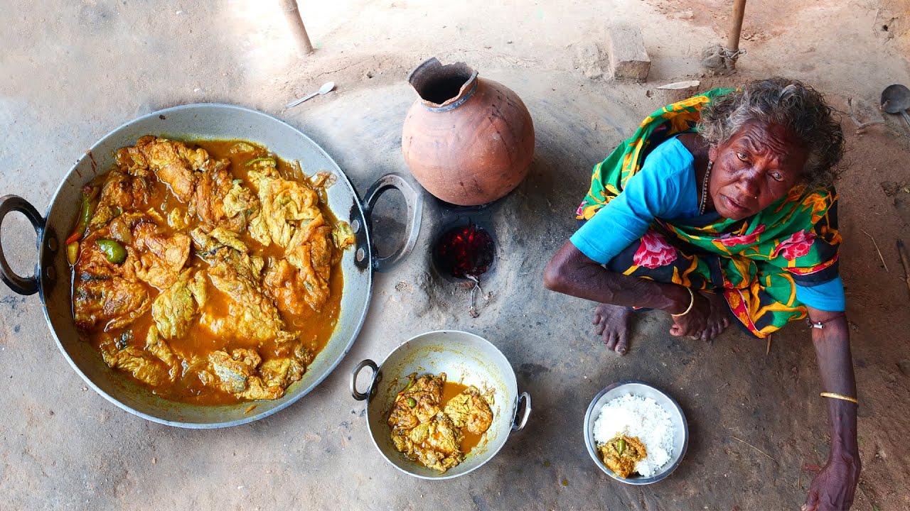 EGG OMELETTE CURRY | Tribe Grandmother Cooking her lunch with egg omelette curry and hot rice