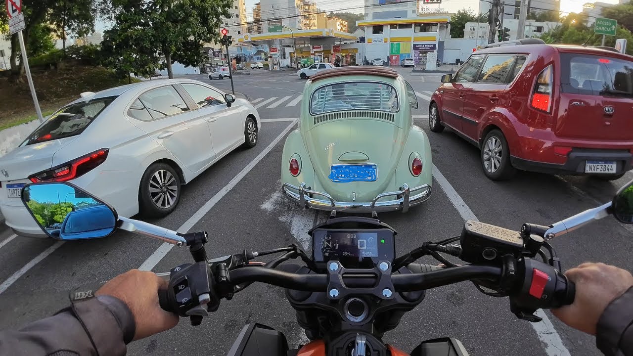 Motovlog Com a Honda CB650R . Centro da Cidade de Blumenau .