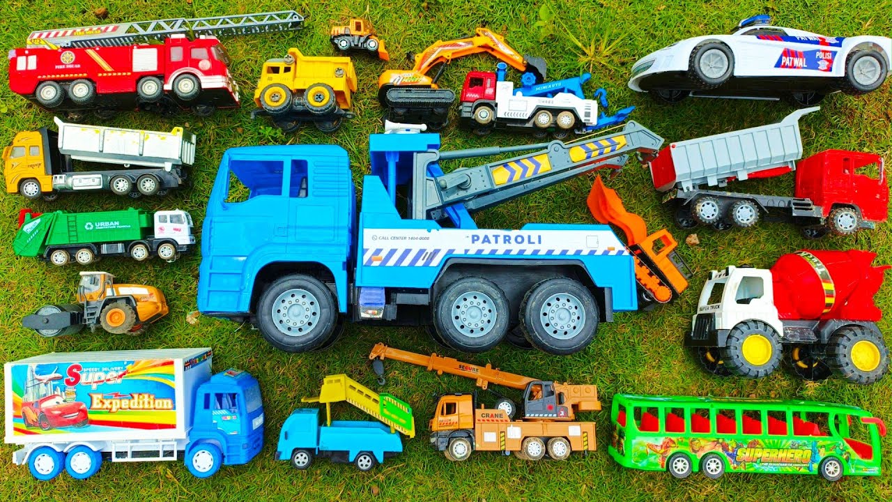 Mencari & Merakit Mainan Mobil Bongkar Pasang Mobil Polisi Pemadam Kebakaran Truk Derek Bus Telolet